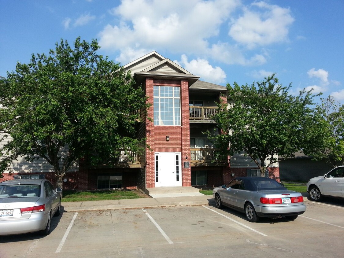 Primary Photo - 2-bedroom, 1-bath condo on Holiday Rd