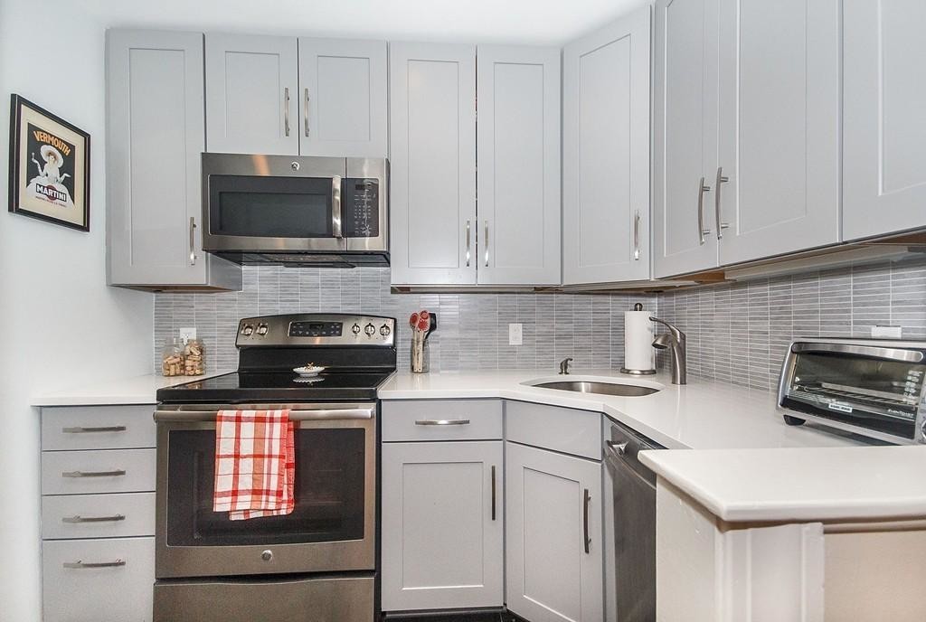 Primary Photo - 103 E Brookline St