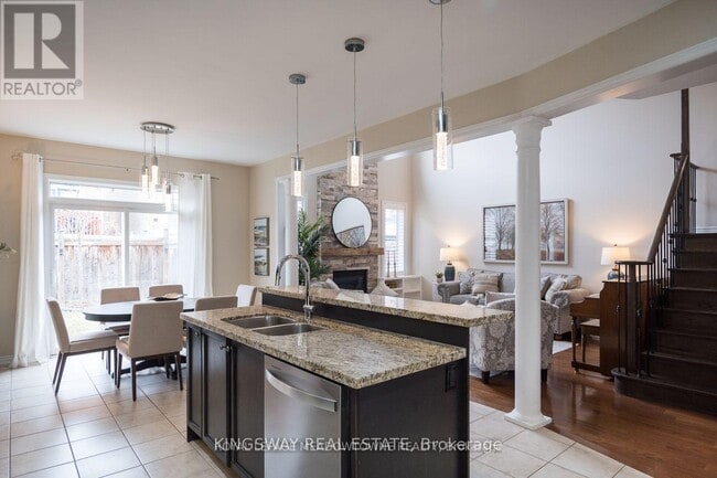 Photo du bâtiment - 476 Laundon Terrace