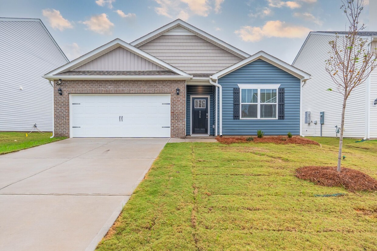 Primary Photo - Beatiful Single Family home in Woodruff