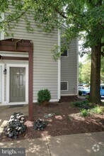 Building Photo - 10061 Oakton Terrace Rd