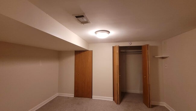 Foto principal - 2717 W Rascher Ave