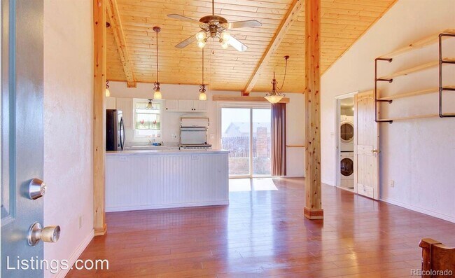 Building Photo - 3 br, 1 bath House - 250 W Baldwyn Dr