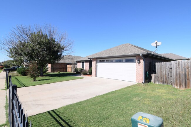 Foto del edificio - 1409 Copper Creek Dr