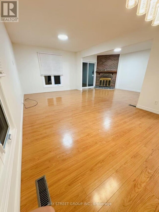 Building Photo - 68 Hendon Rd