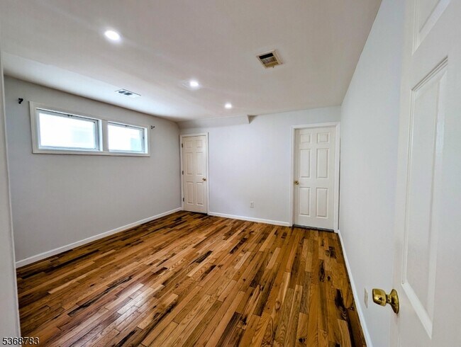 Foto del edificio - 34 Cedar Ave