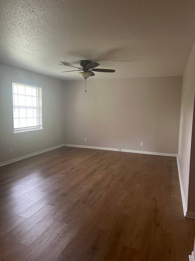 5120 Old Trail Unit 5120 Old Trail, Red Bank, TN 37415 Room for Rent