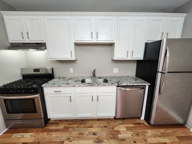 Building Photo - 115 W 2nd Ave