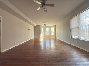 Building Photo - 5116 S Prairie Ave