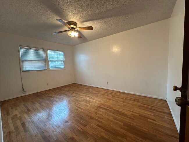 Dormitorio - 12963 Panama St