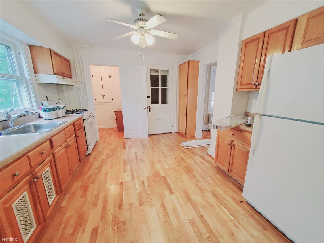 Primary Photo - 2 br, 1.5 bath Townhome - 53 Anderson St