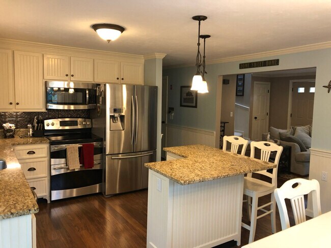 Foto del edificio - 140 Concord St