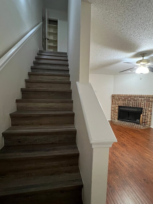 Foto del edificio - 624-630-630 Wolftrap Dr