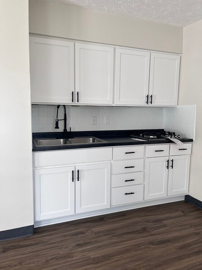 Foto del edificio - 1615 CANADIAN AVE