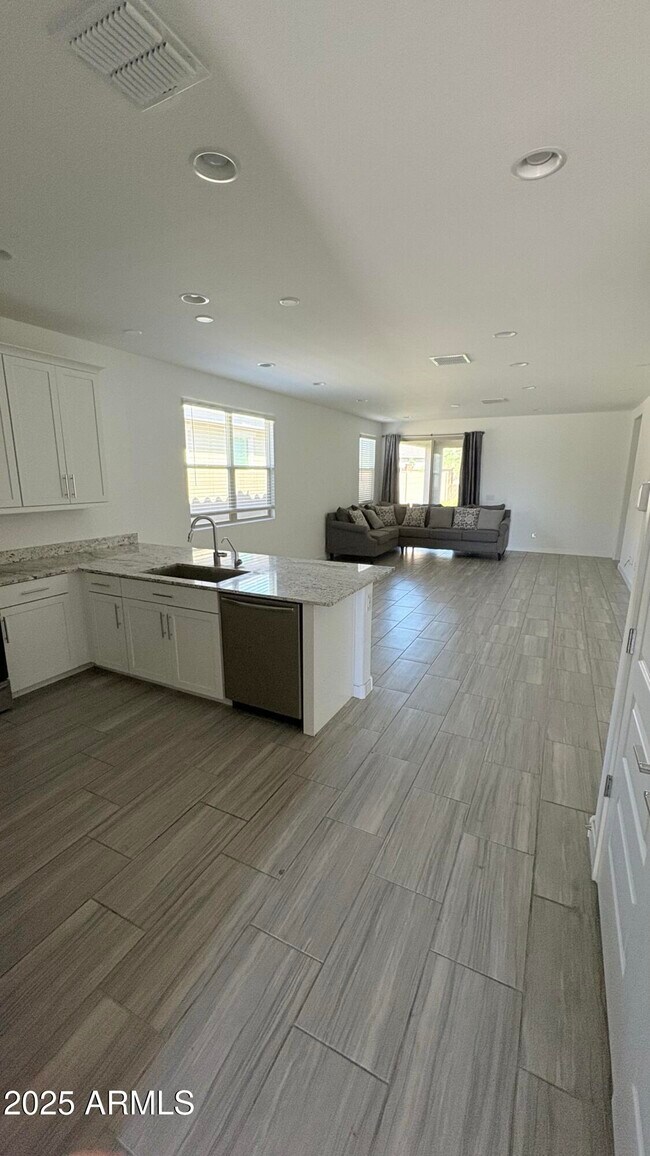 Foto del edificio - 2156 W Burnside Trail