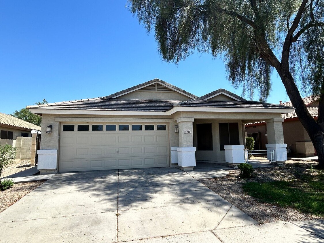 Foto principal - Warm, Inviting 3 Bed / 2bath Home in Canyo...