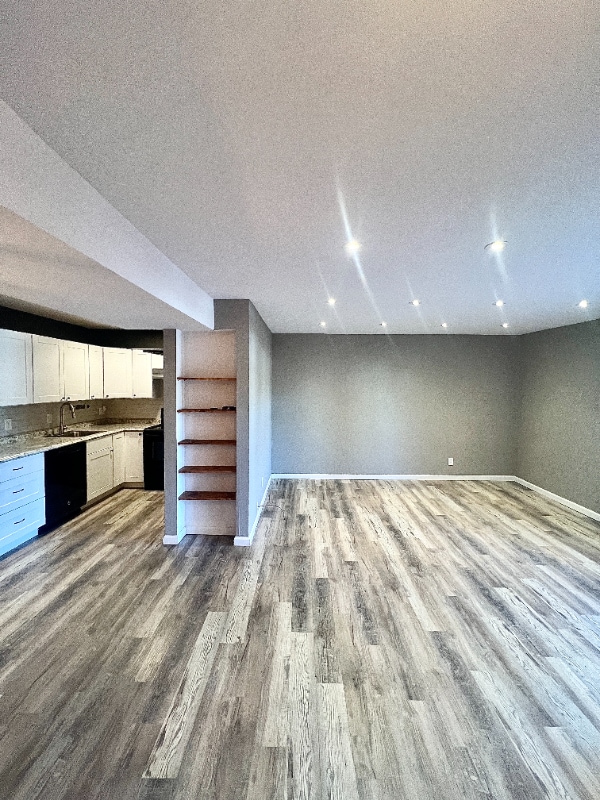 Primary Photo - 5300 Cherry Creek S Dr