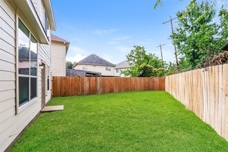 Building Photo - 5903 Santa Cecilia Ln