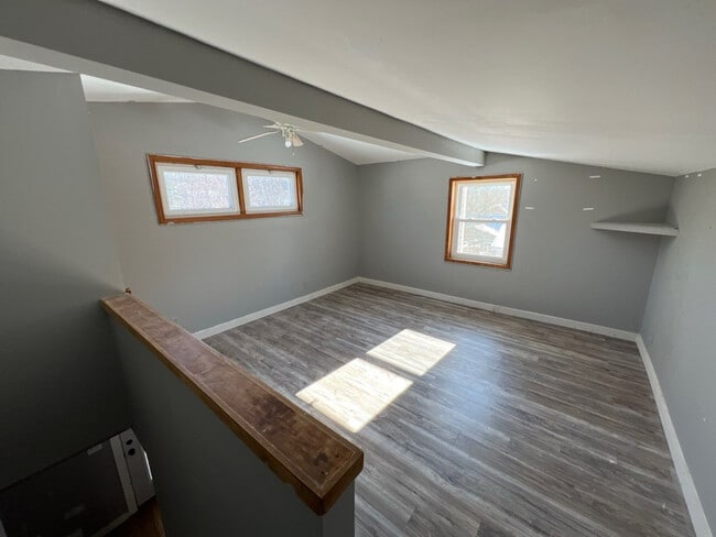 Building Photo - 383 Stewart Rd N