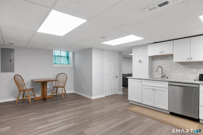 Foto del edificio - 104 East Ave