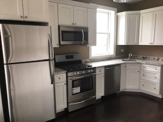 Primary Photo - 2732 W Belmont Ave