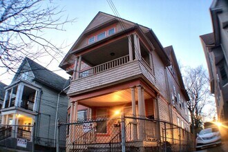 Building Photo - 42-44 Carmel St