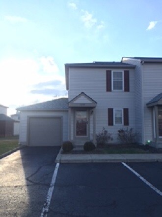Primary Photo - 1695 Blackhorse Ln