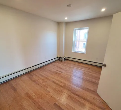 Images are representative samples of the advertised unit. Actual units shown during tours may differ - 30 Greenwich St