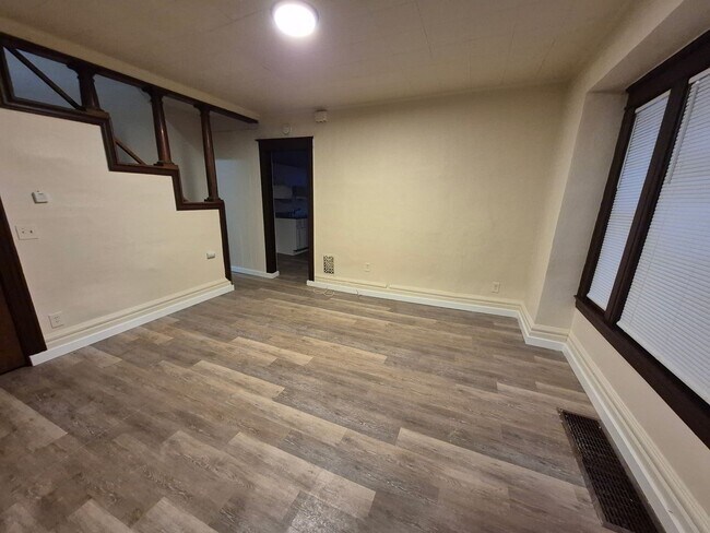 Foto del edificio - 205-207 Magee Ave