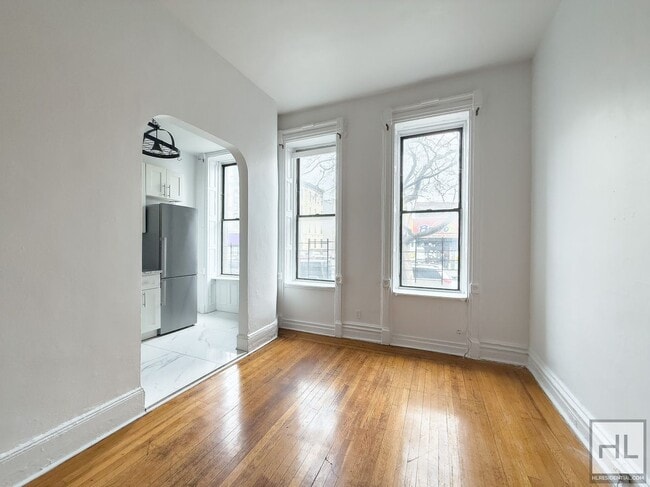 Building Photo - BEDFORD AVENUE / Spacious 1-Bed 1-Bath