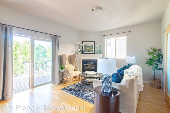 Building Photo - 2 br, 2 bath House - 1053 W. Century Drive...