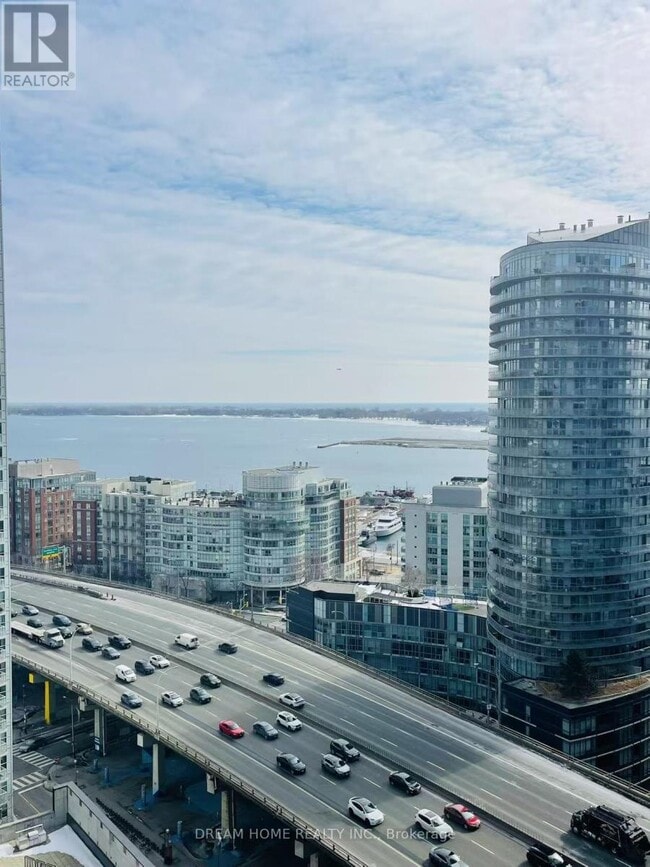 Photo du bâtiment - 70-2370 Queens Wharf Rd