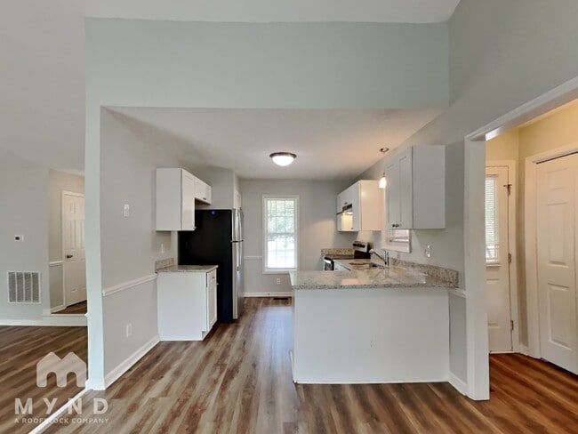 Building Photo - 104 Carrington Dr