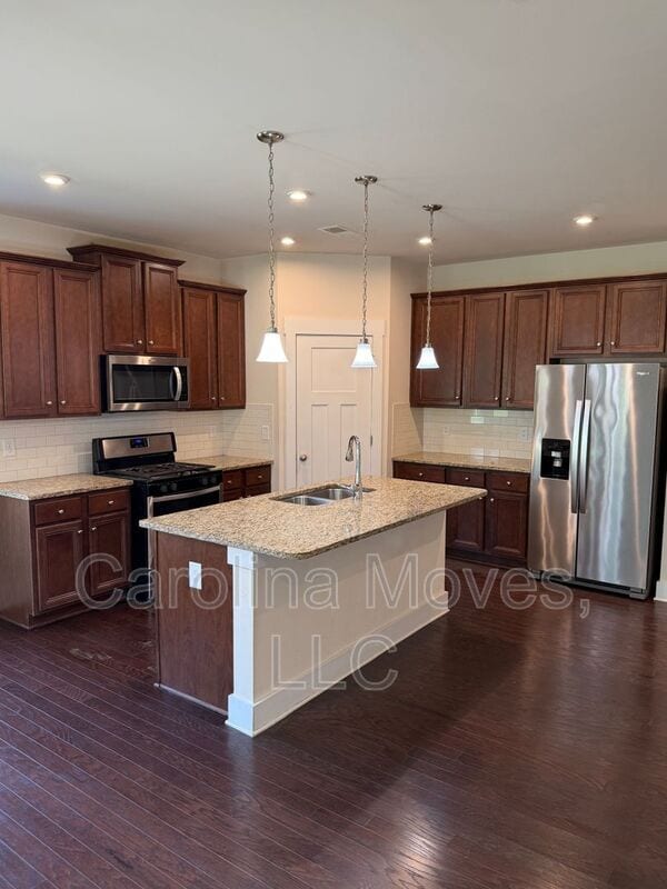 Building Photo - 6 Larson Dr