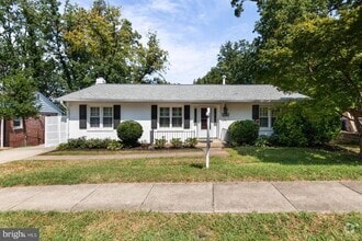 Building Photo - 2741 S Grove St