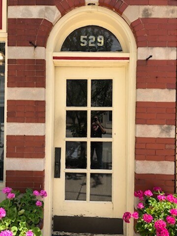 Primary Photo - 529 S York St