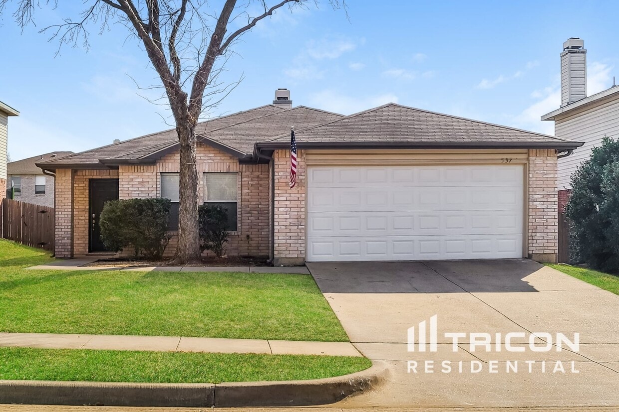 Primary Photo - 537 Linacre Dr