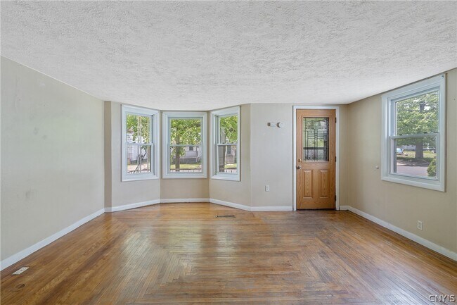 Foto del edificio - 169 W 6th St
