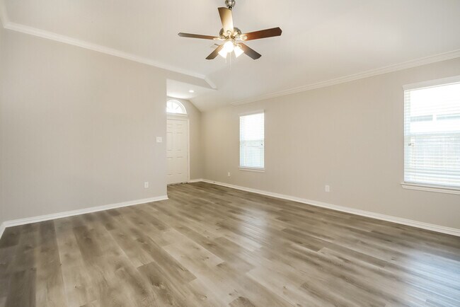 Foto del edificio - 16707 Highland Villa Ln