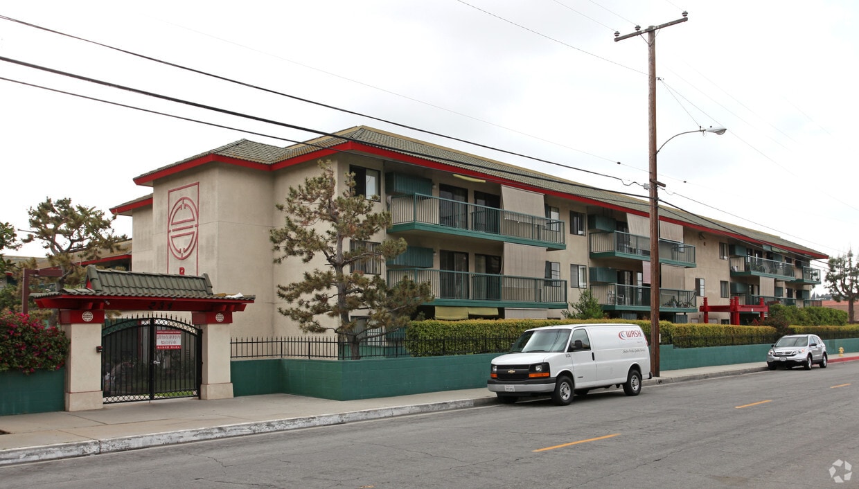Building Photo - Golden Age Village