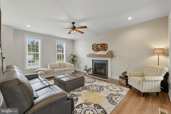 Building Photo - 8193 Major Watters Ct