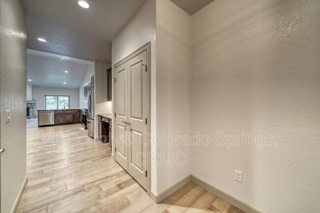 Building Photo - 542 Brecken Ct