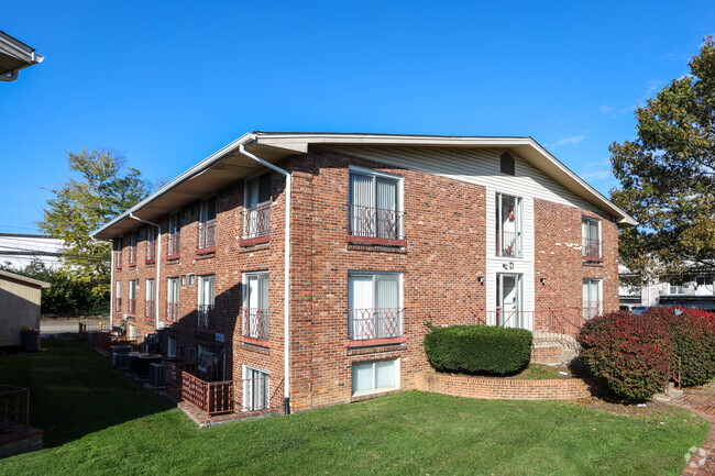 Building Photo - Heritage Hills