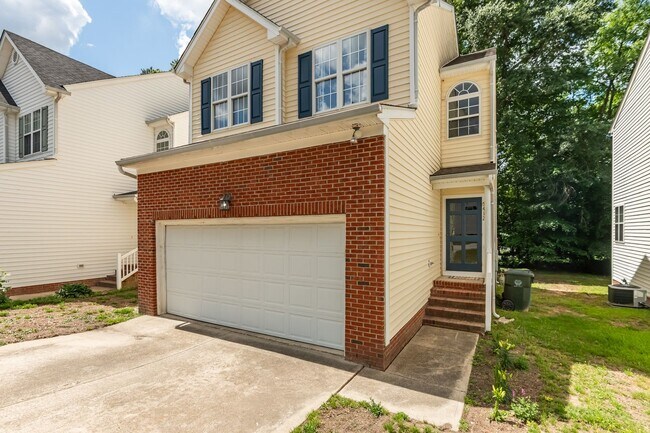Building Photo - Single Family home in Hedingham: Available Now!