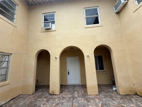 Building Photo - 1420 NW 26th Ave
