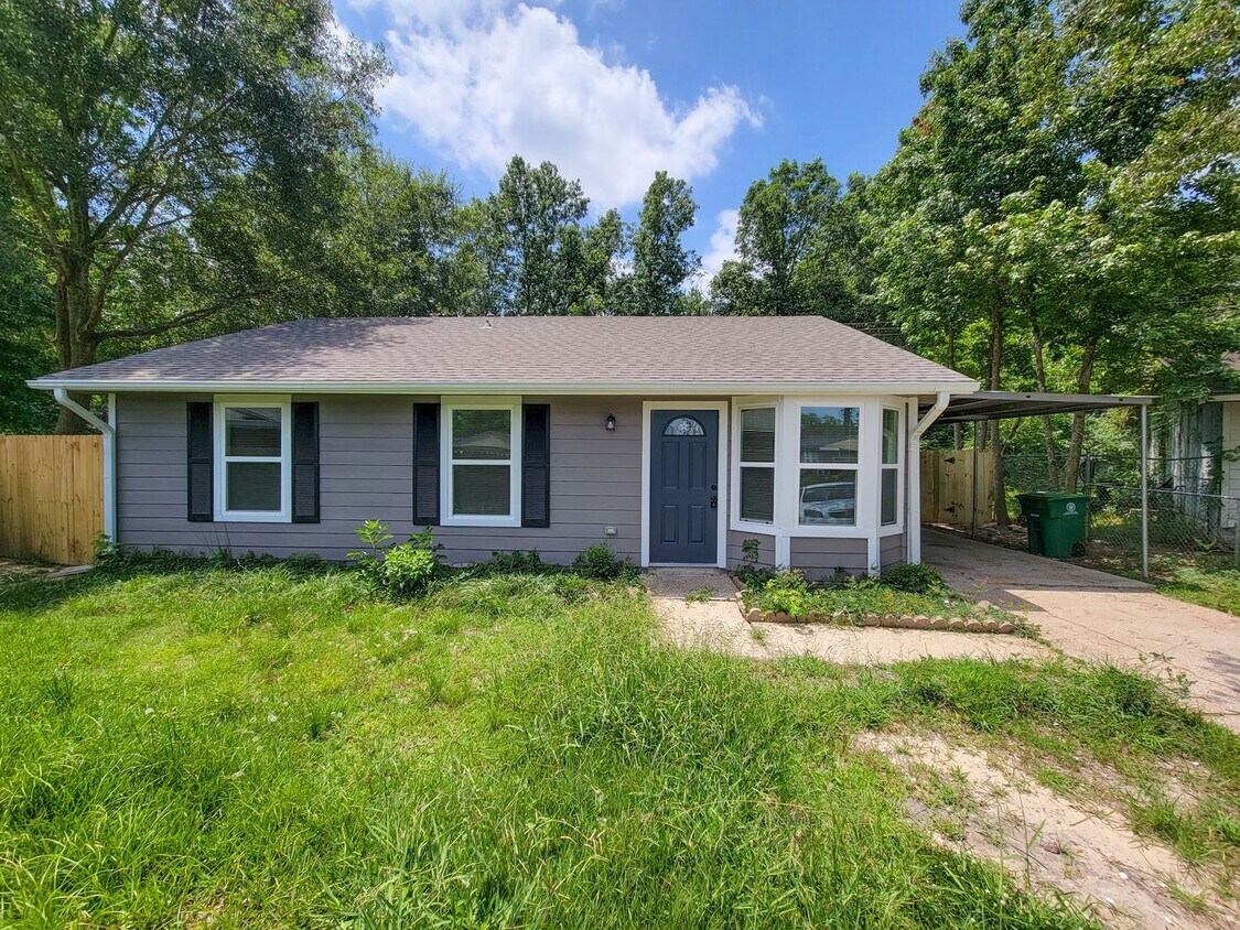 Foto principal - RECENTLY REMODELED 3 BEDROOM 1 BATH LEASE ...