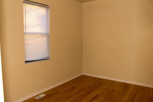 Primary Photo - 2030 W 23rd St