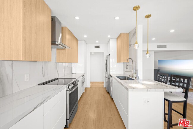 Foto del edificio - 451 S Barrington Ave