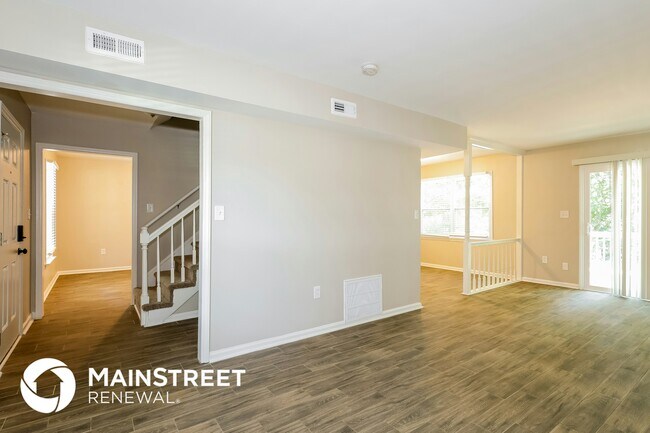 Foto del edificio - 7739 Elm Tree Ln