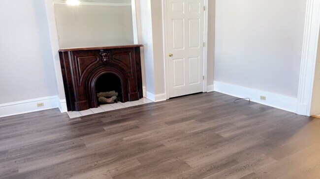 Sala de estar principal - 221 Howard St